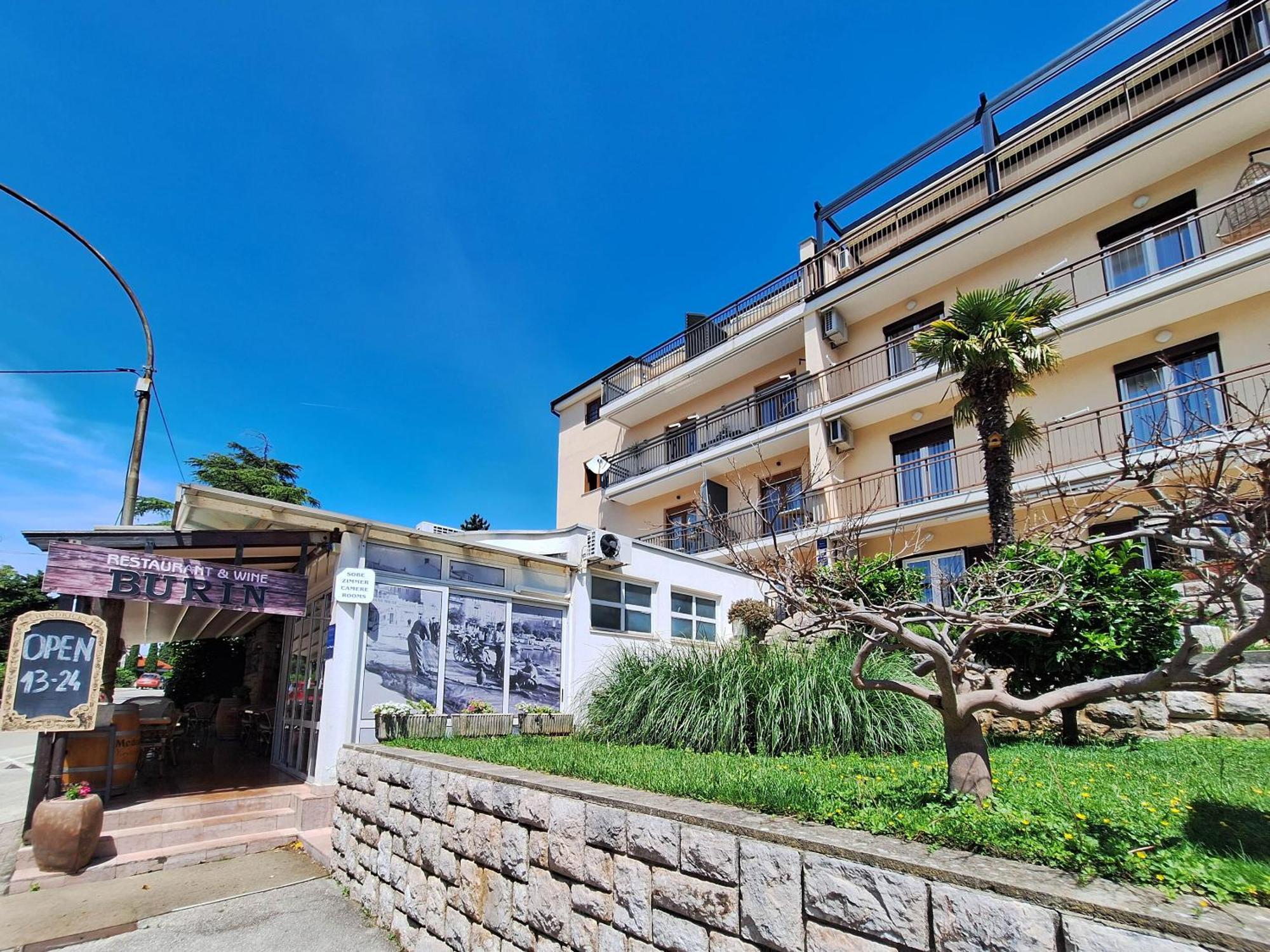 And Katunar Apartment